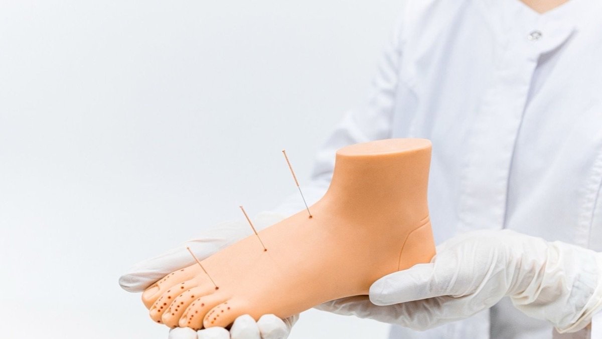 Metatarsalgia: Dor na Sola do Pé (Antepé)