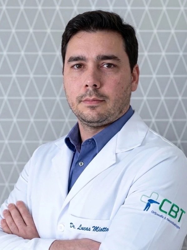 Dr. Lucas Miotto José